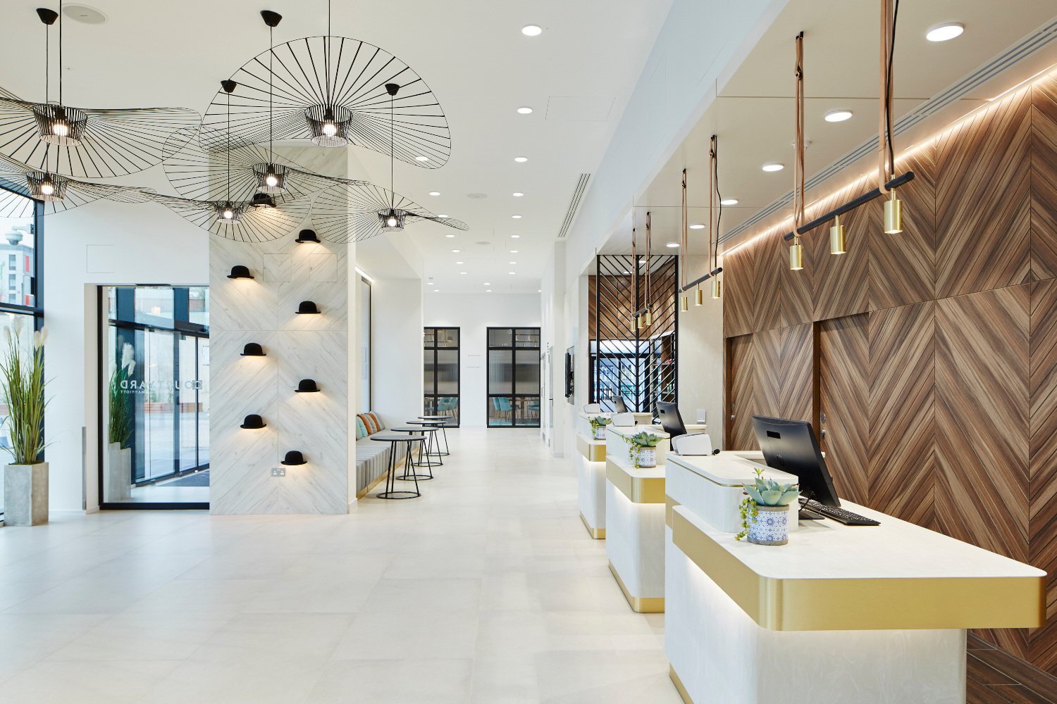 cy_ltncy_lobby02