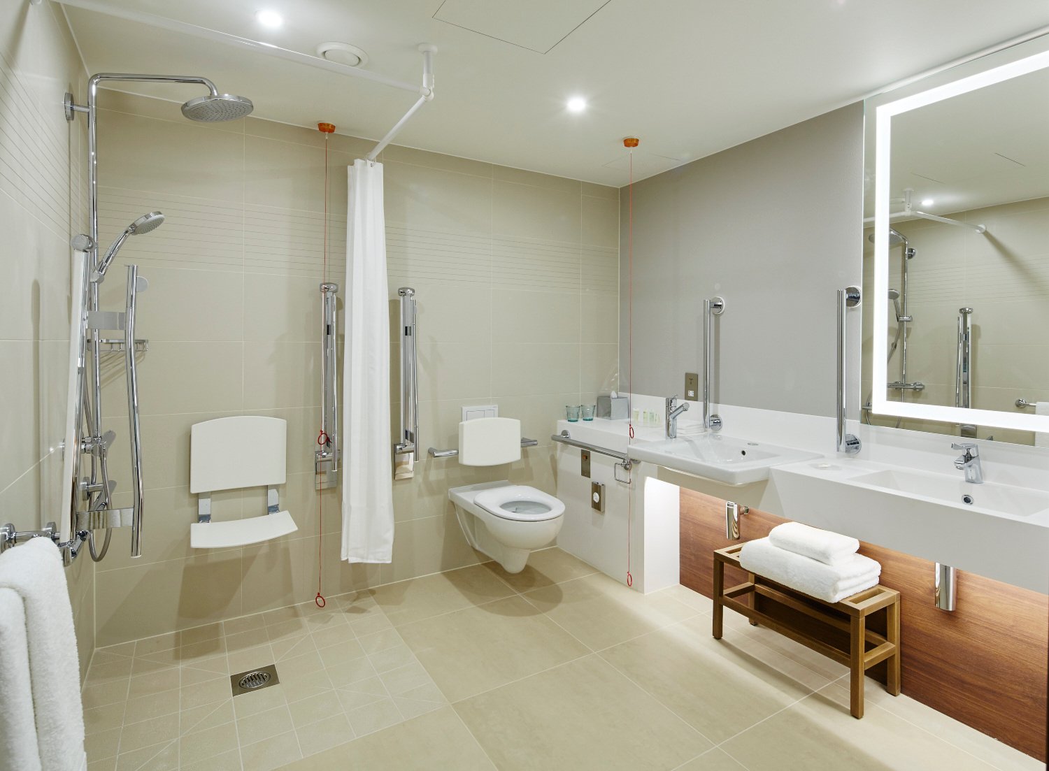 cy_ltncy_showerroom_a